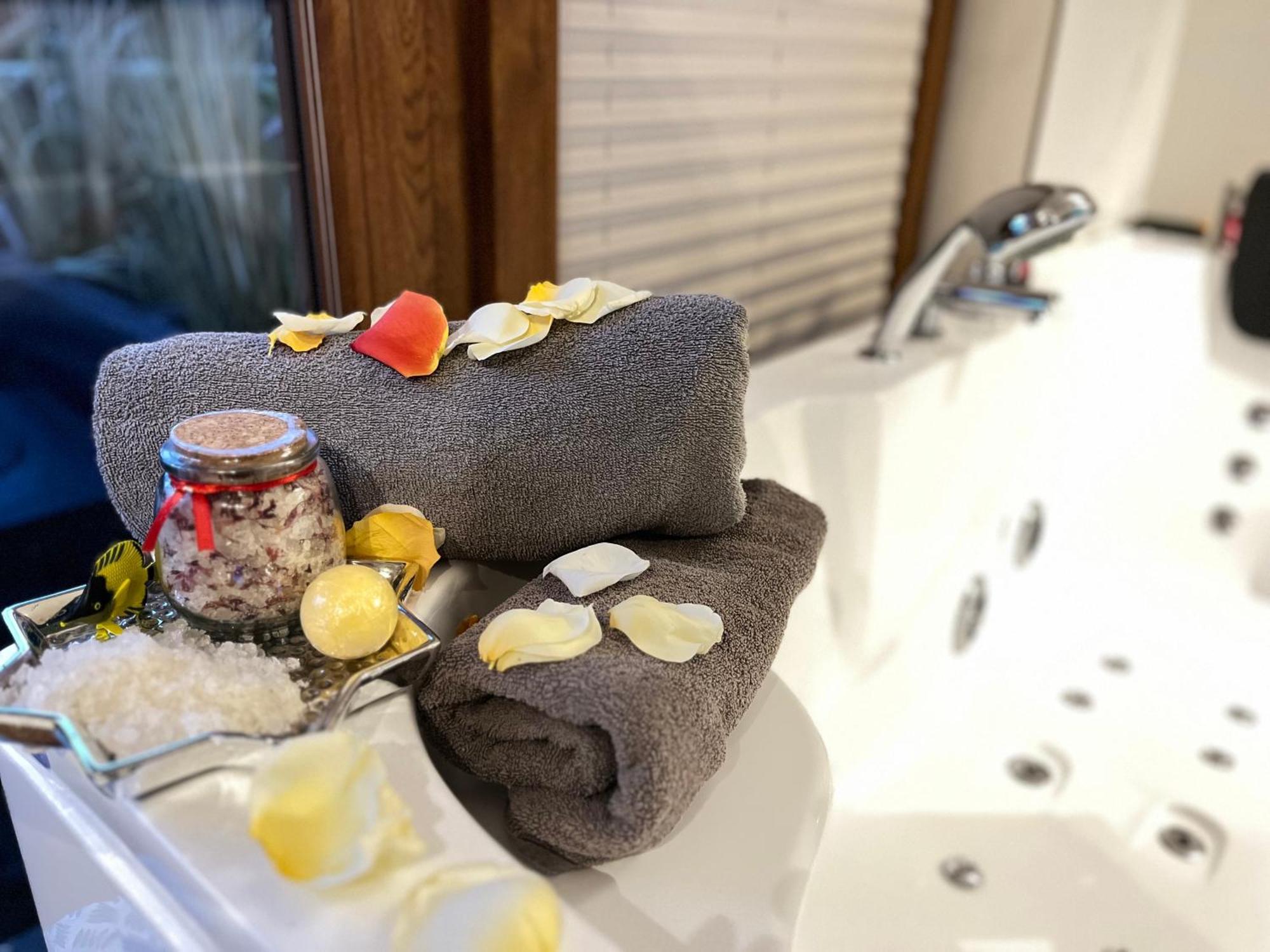 Jacuzzi Rakowicka Top Apartments クラクフ エクステリア 写真