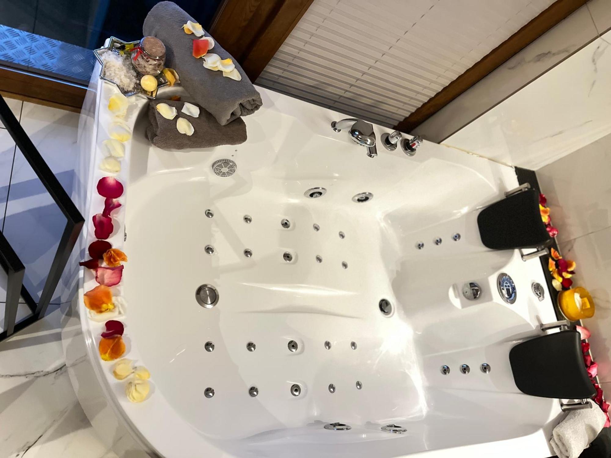 Jacuzzi Rakowicka Top Apartments クラクフ エクステリア 写真